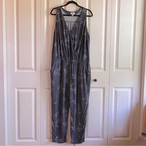 Old Navy jumpsuit - Gray and Floral - XL
